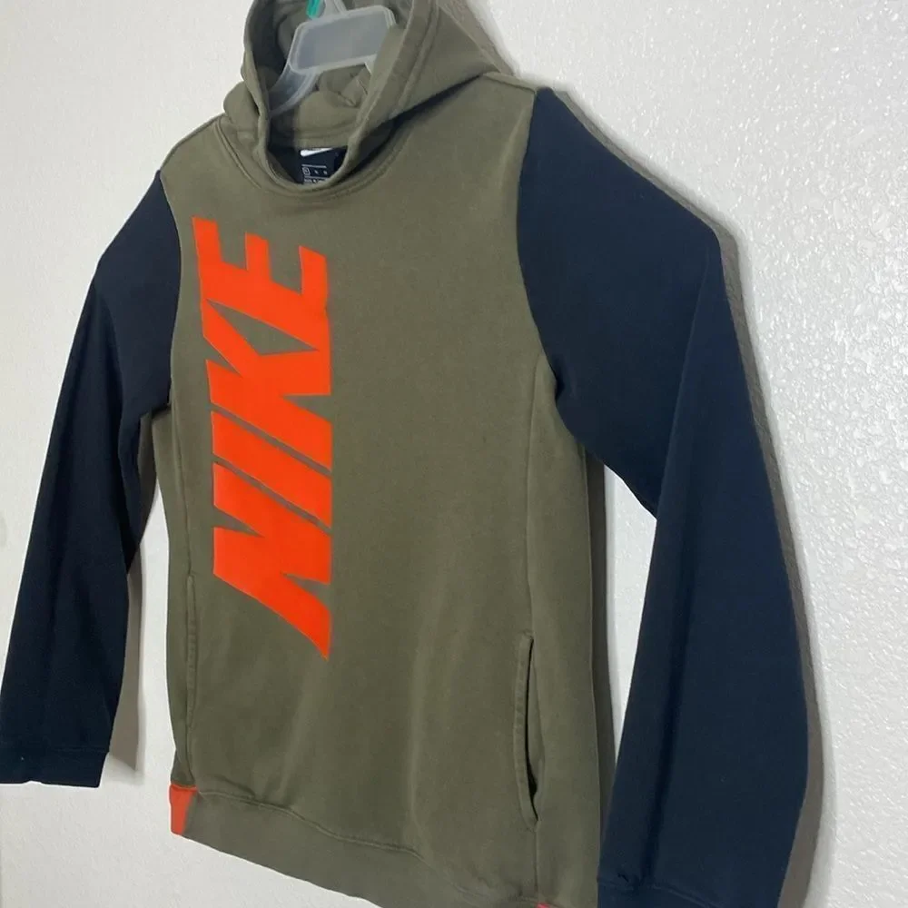 NIKE Boy’s Hoodie Size XL